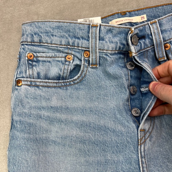 Levis Premium Wedgie Straight Jeans Womens 25 Blue Button Fly Distressed New Nwt - Picture 5 of 16